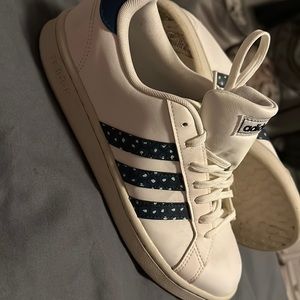 Adidas Sneakers